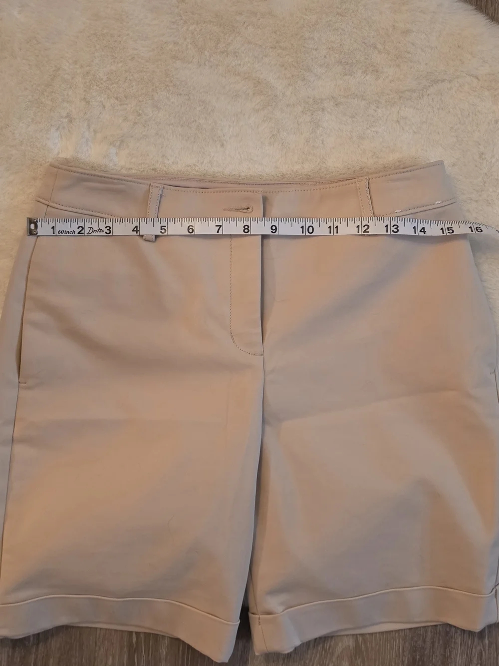 Express Women's Tailored Bermuda Shorts in Light Beige Size 4  NWOT